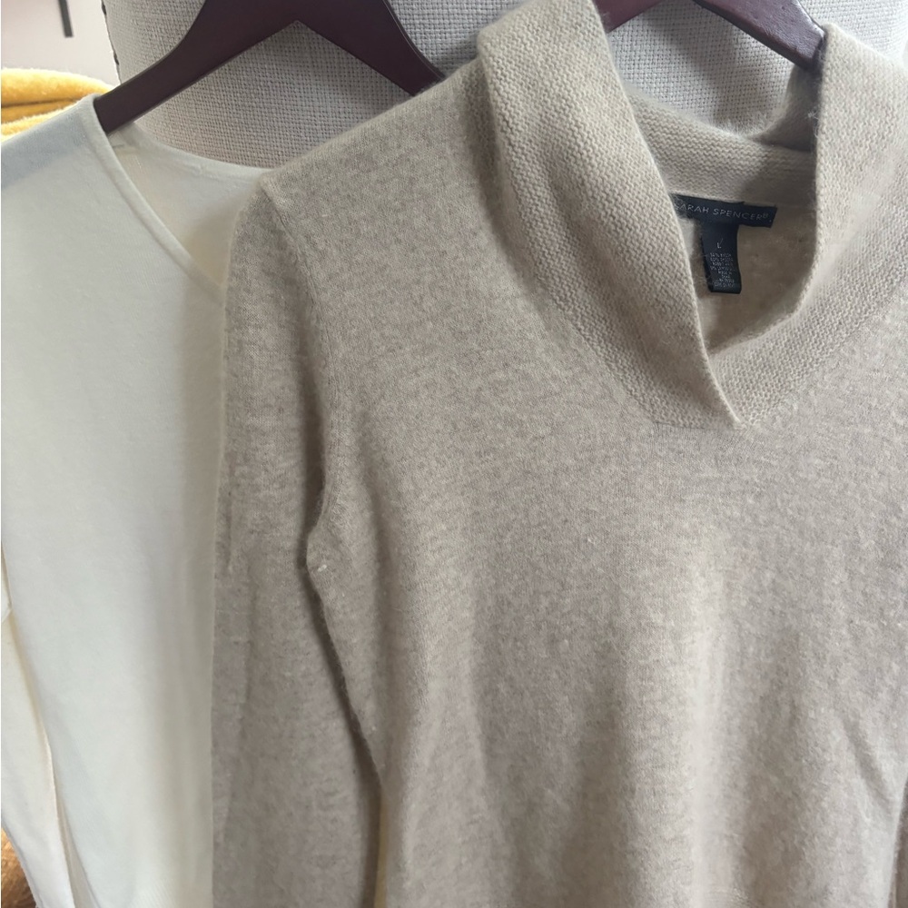 Sweaters 2 pcs L size